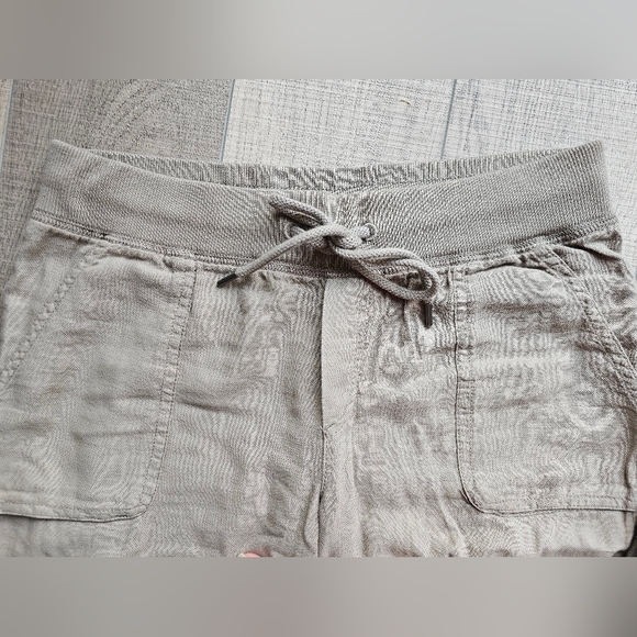 Aritzia Joggers - Picture 7 of 9